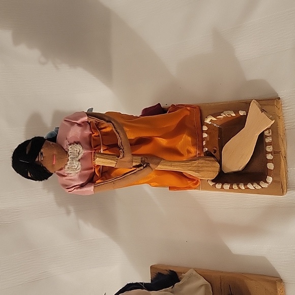 Vintage Navajo Pull Strings Women Stirring Pot & Cooking Fish - Picture 2 of 7